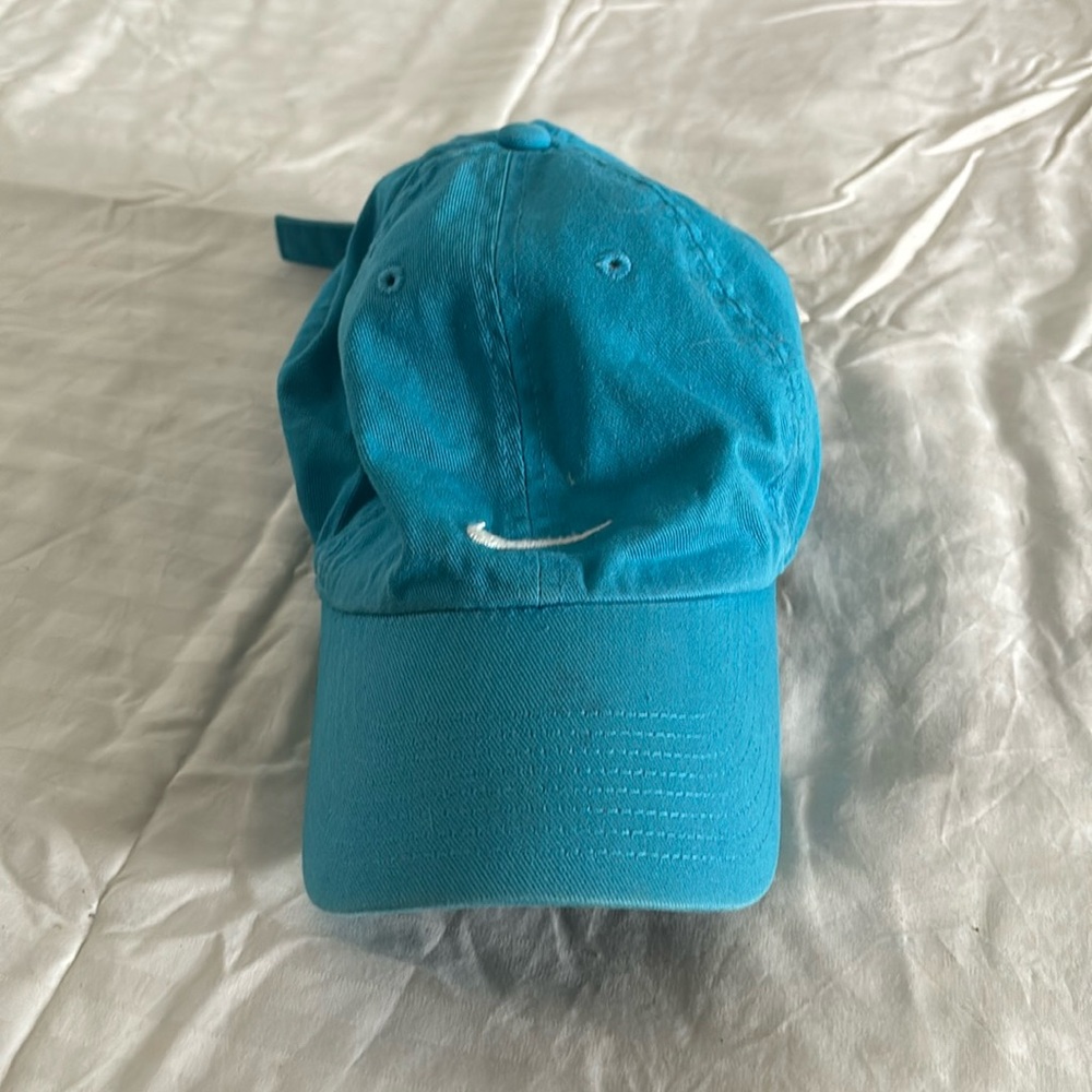 Caps